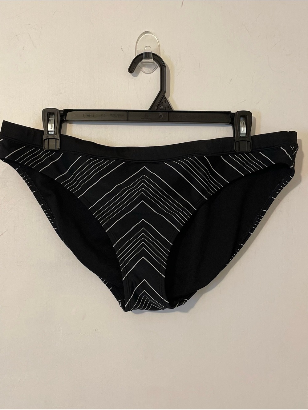Athleta Black With White Chevron Stripes Bikini Swimsuit Bottoms Size Large